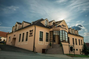  Zámecký penzion Kopeček  Раец-Естржеби